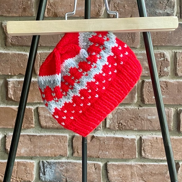 6-12M Red Knitted Toque - Picture 1 of 4
